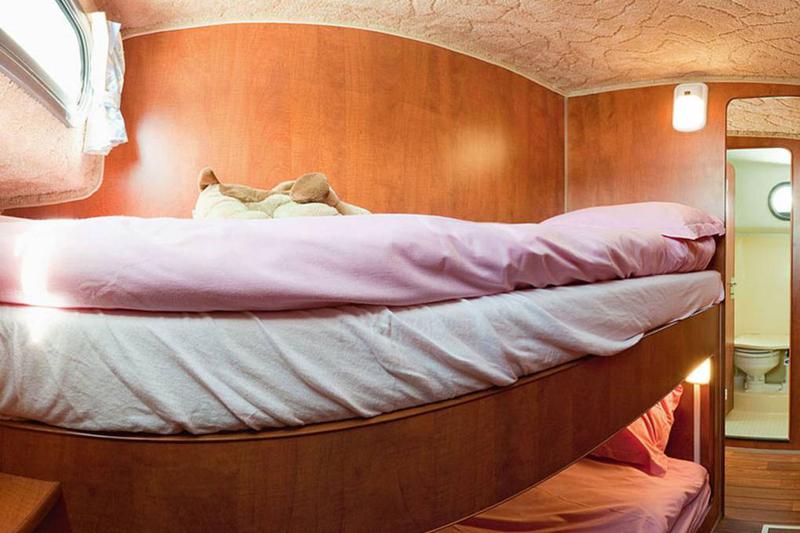 Book yachts online - motorboat - Sedan 1160 - CLAMECY FR - rent