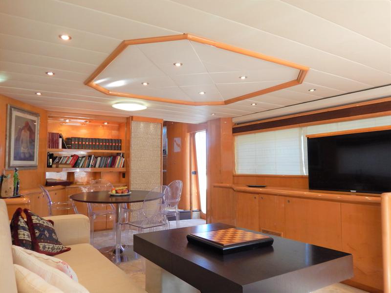 Book yachts online - motorboat - Azimut 76 - Golden Eagle - rent