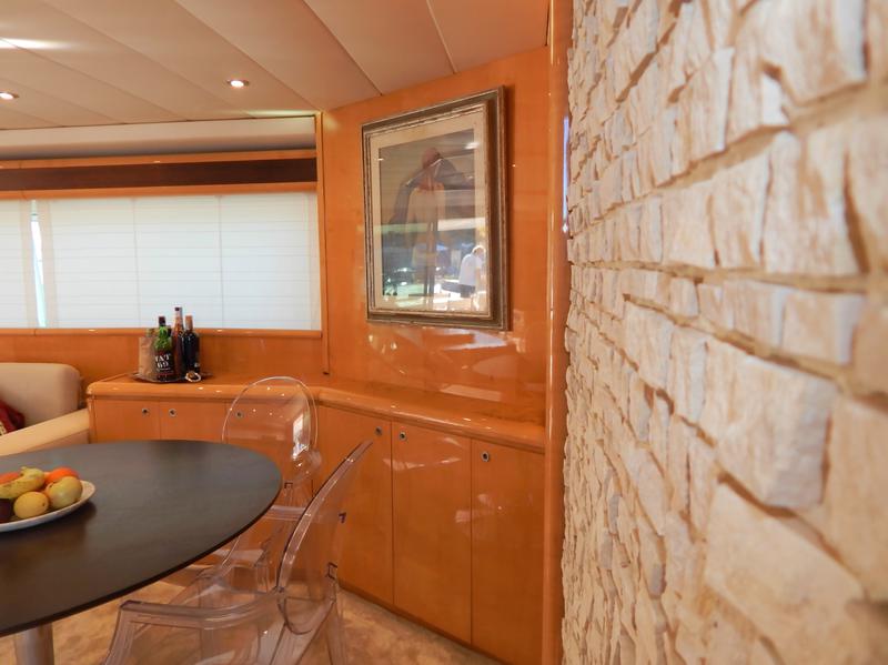 Book yachts online - motorboat - Azimut 76 - Golden Eagle - rent