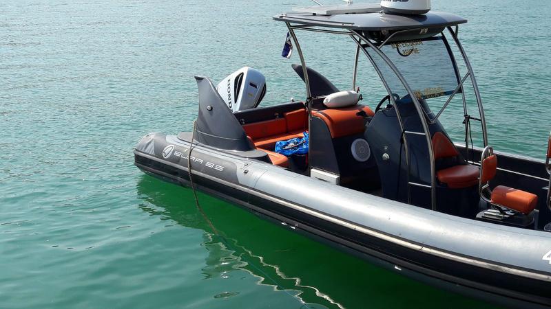 Book yachts online - motorboat - Bura 850 - Fenix - rent