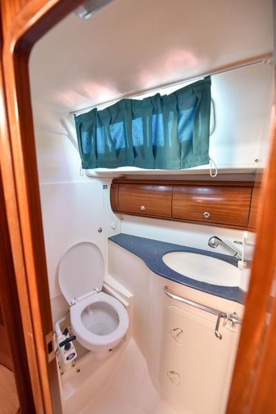 Book yachts online - sailboat - Bavaria 44 Cruiser - Sahbaz - rent