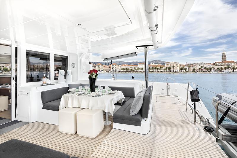 Book yachts online - catamaran - Lagoon 52 F owner version - EMERALD GEMINI - rent