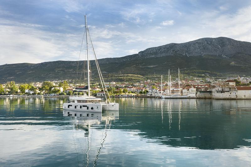 Book yachts online - catamaran - Lagoon 52 F owner version - EMERALD GEMINI - rent