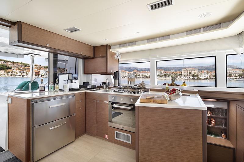 Book yachts online - catamaran - Lagoon 52 F owner version - EMERALD GEMINI - rent