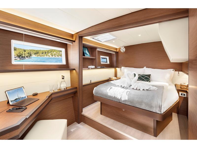 Book yachts online - catamaran - Lagoon 52 F owner version - EMERALD GEMINI - rent