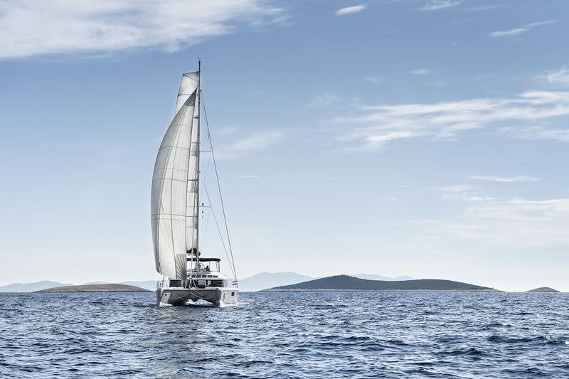 Book yachts online - catamaran - Lagoon 52 F owner version - EMERALD GEMINI - rent