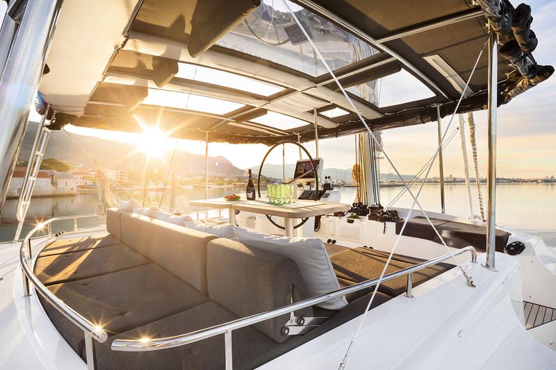 Book yachts online - catamaran - Lagoon 52 F owner version - EMERALD GEMINI - rent