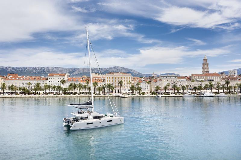 Book yachts online - catamaran - Lagoon 52 F owner version - EMERALD GEMINI - rent