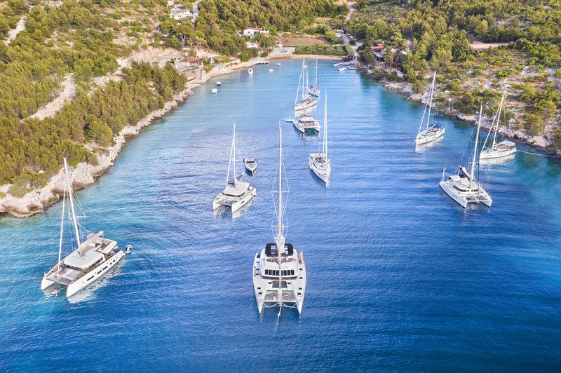 Book yachts online - catamaran - Lagoon 52 F owner version - EMERALD GEMINI - rent