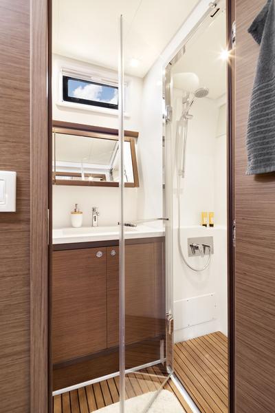 Book yachts online - catamaran - Lagoon 52 F owner version - EMERALD GEMINI - rent