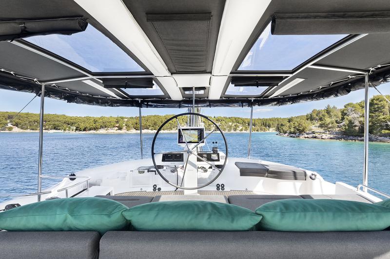 Book yachts online - catamaran - Lagoon 52 F owner version - EMERALD GEMINI - rent