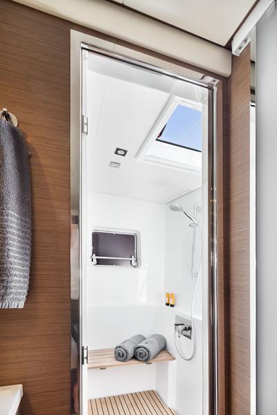 Book yachts online - catamaran - Lagoon 52 F owner version - EMERALD GEMINI - rent