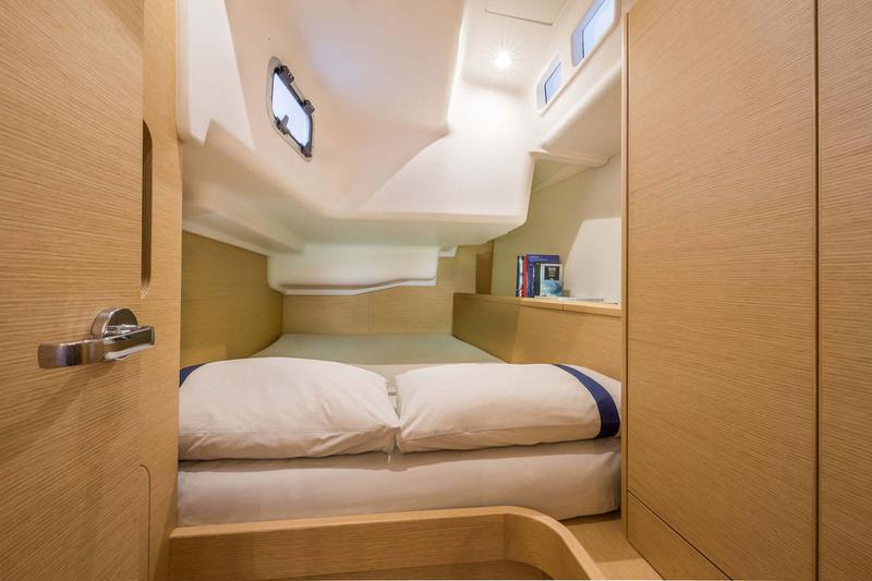 Book yachts online - sailboat - Grand Soleil 43 - Super G - rent