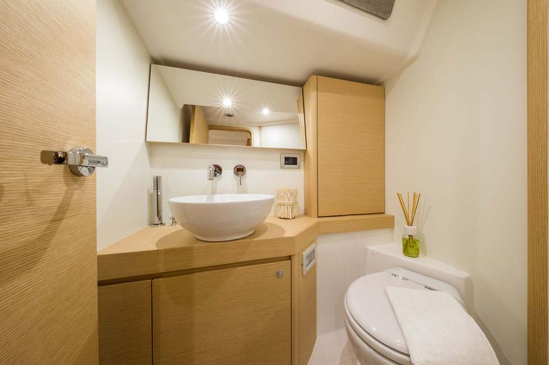 Book yachts online - sailboat - Grand Soleil 43 - Super G - rent