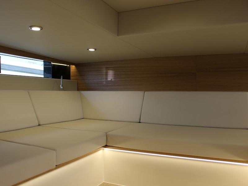 Book yachts online - motorboat - De Antonio D42 Open - ERAGON - rent