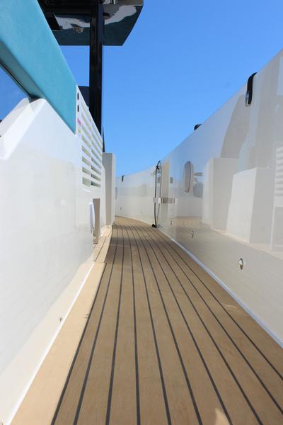 Book yachts online - motorboat - De Antonio D42 Open - ERAGON - rent