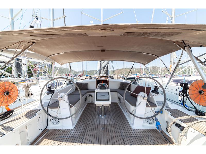 Book yachts online - sailboat - Bavaria Cruiser 46 - Sail Vega - rent