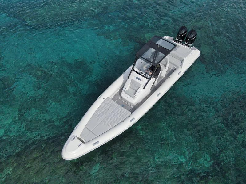 Book yachts online - motorboat - Seafarer 33 - EUA - rent