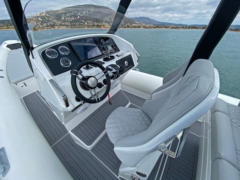 Book yachts online - motorboat - Seafarer 33 - EUA - rent