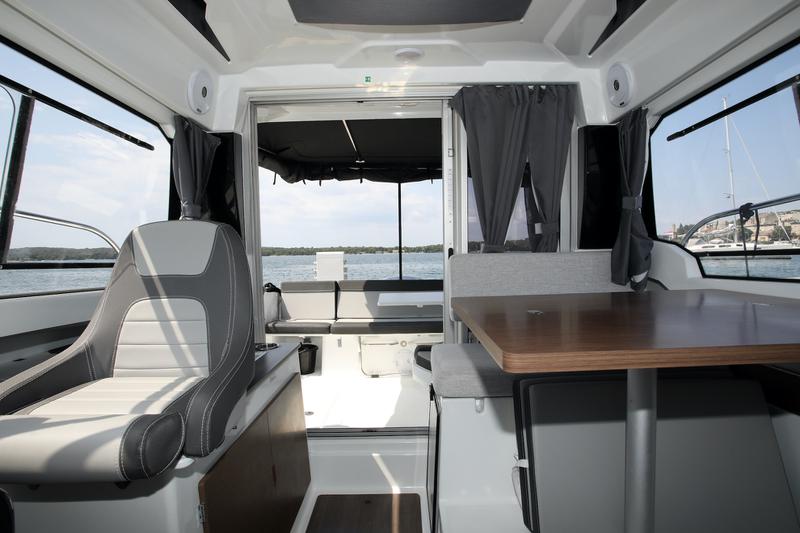 Book yachts online - motorboat - Merry Fisher 795 Serie 2 - WAVE - rent