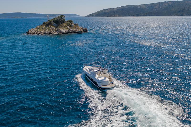 Book yachts online - motorboat - Salpa 38.5 - ICTIS - rent
