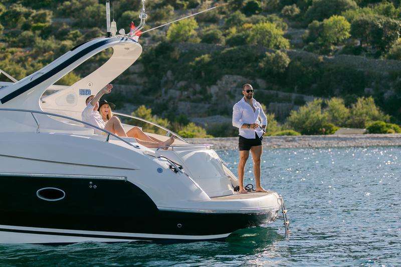 Book yachts online - motorboat - Salpa 38.5 - ICTIS - rent