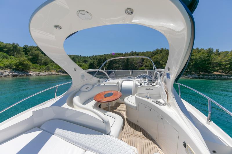 Book yachts online - motorboat - Salpa 38.5 - ICTIS - rent