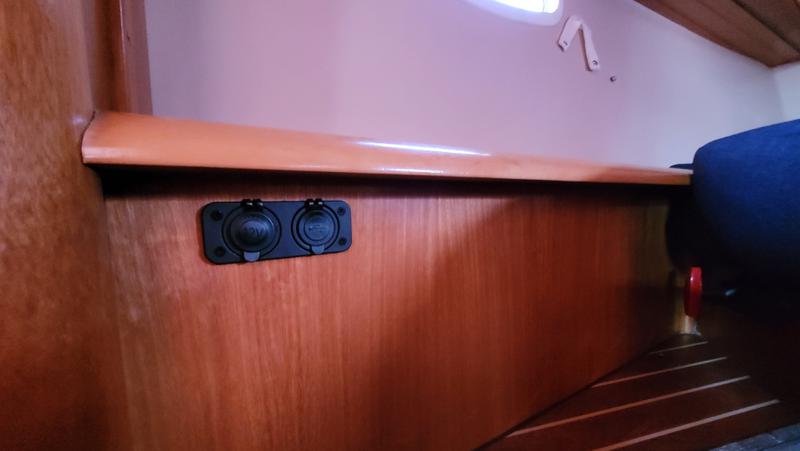 Book yachts online - sailboat - Bavaria 40 - BLACK PEARL - rent