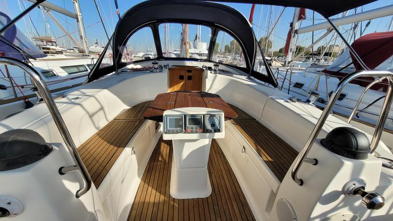 Book yachts online - sailboat - Bavaria 40 - BLACK PEARL - rent