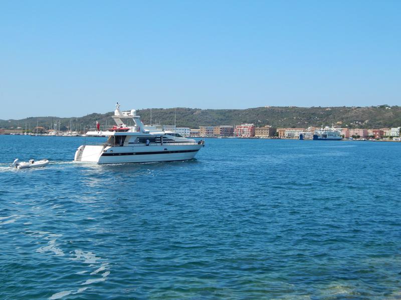 Book yachts online - motorboat - Azimut 76 - Golden Eagle - rent