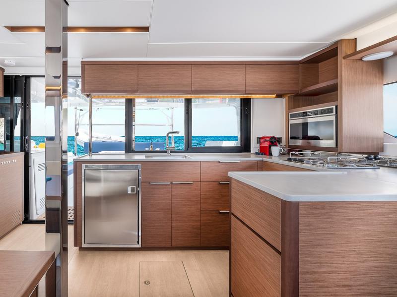 Book yachts online - catamaran - Lagoon 46 - Anastasia - rent