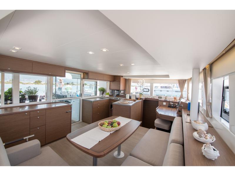Book yachts online - catamaran - Lagoon 450 - FLUFFY  - rent