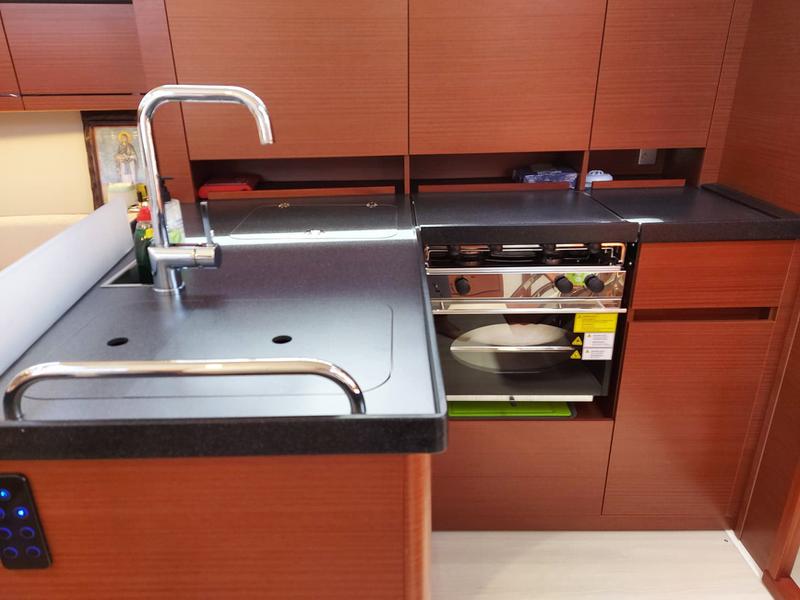 Book yachts online - sailboat - Hanse 418 - Polynoe - rent