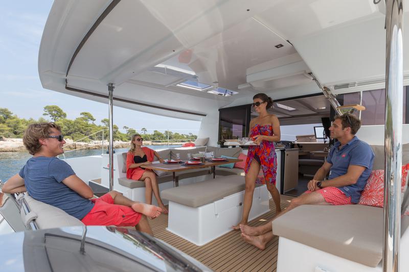Book yachts online - catamaran - Helia 44 M - Boldly Go - rent