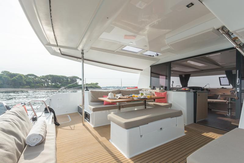 Book yachts online - catamaran - Helia 44 M - Boldly Go - rent