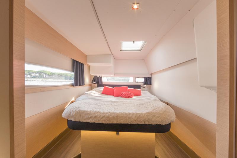 Book yachts online - catamaran - Helia 44 M - Boldly Go - rent