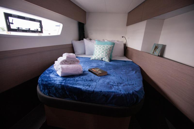 Book yachts online - catamaran - Elba 45 - USS Flamingo - rent