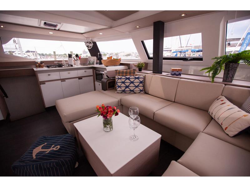 Book yachts online - catamaran - Elba 45 - USS Flamingo - rent