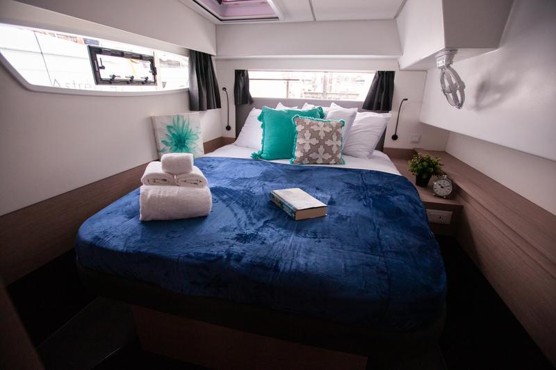 Book yachts online - catamaran - Elba 45 - USS Flamingo - rent