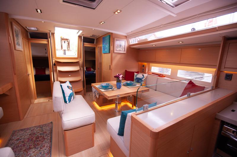 Book yachts online - sailboat - Dufour 530 - Besame Mucho - rent