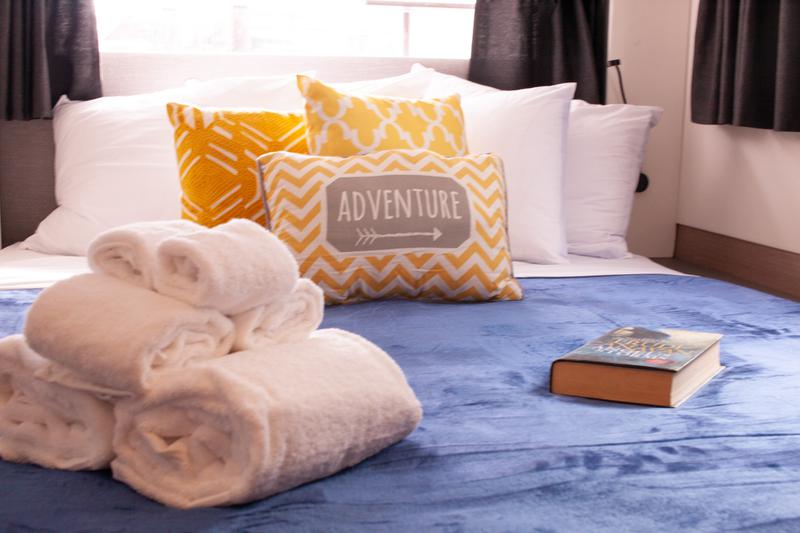 Book yachts online - catamaran - Astréa 42 - Rise - rent