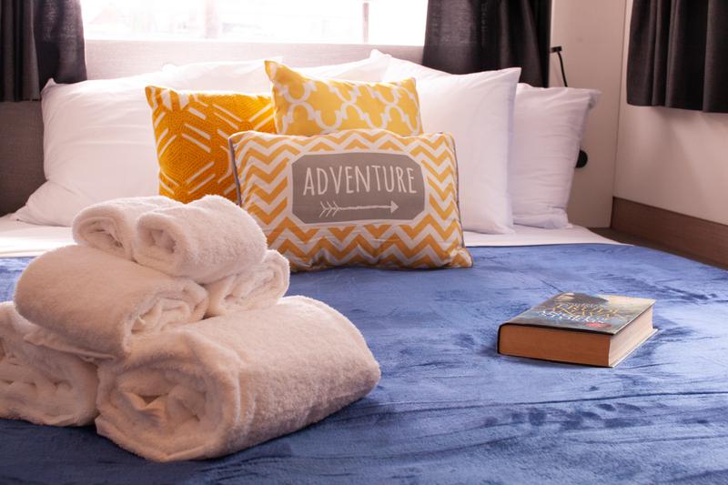 Book yachts online - catamaran - Astréa 42 - Rise - rent