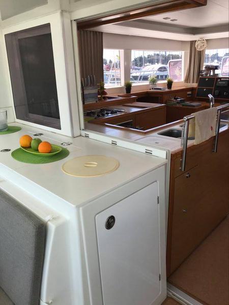 Book yachts online - catamaran - Lagoon 450 F - Grey Goose II - All inclusive half board - rent