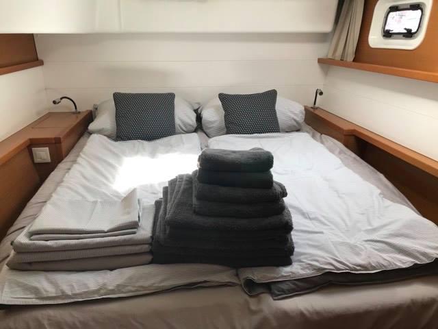 Book yachts online - catamaran - Lagoon 450 F - Grey Goose II - All inclusive half board - rent