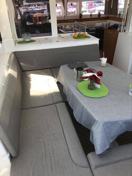 Book yachts online - catamaran - Lagoon 450 F - Grey Goose II - All inclusive half board - rent