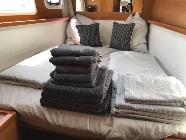 Book yachts online - catamaran - Lagoon 450 F - Grey Goose II - All inclusive half board - rent