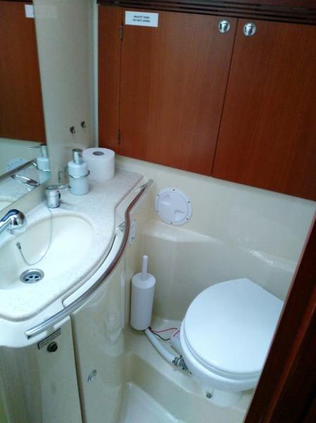 Book yachts online - sailboat - Dufour 44 - Victoria 1 - Refit 2018 - rent