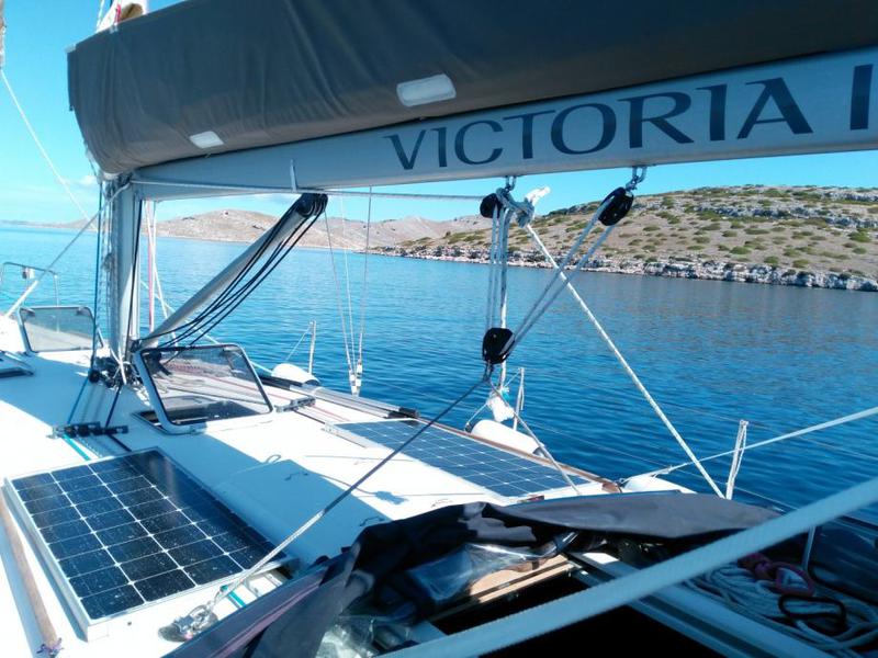 Book yachts online - sailboat - Dufour 44 - Victoria 1 - Refit 2018 - rent