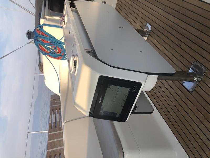 Book yachts online - sailboat - Dufour 44 - Victoria 1 - Refit 2018 - rent