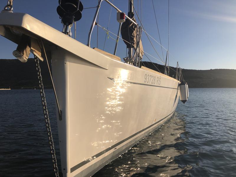 Book yachts online - sailboat - Dufour 44 - Victoria 1 - Refit 2018 - rent